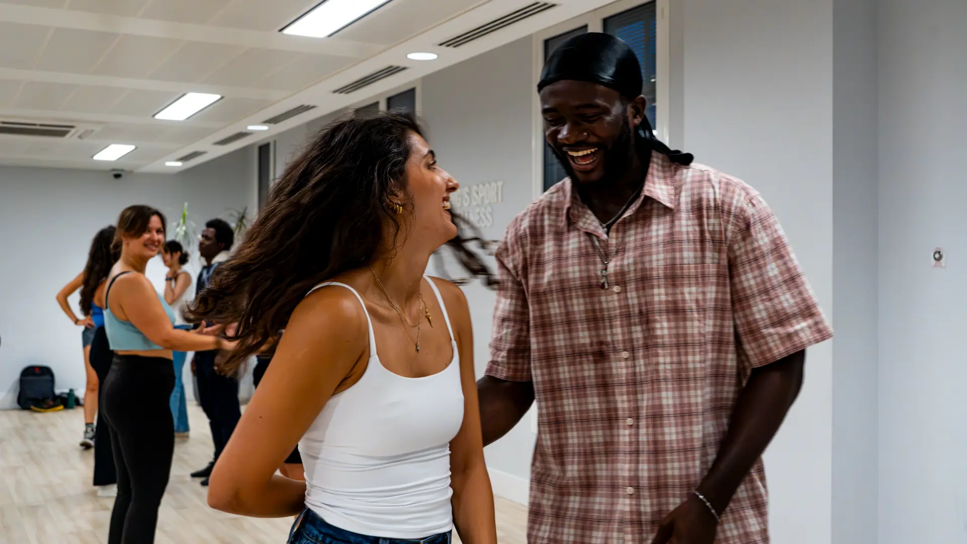Students dancing Crossbody Salsa in a This Is Salsa London class